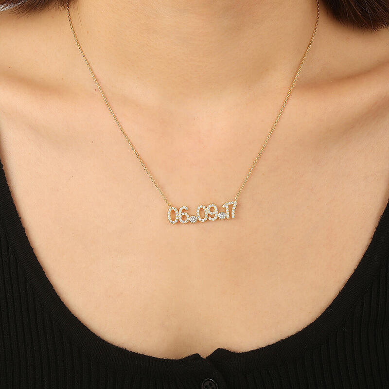 "Kostbarer Moment" Personalisierter Datumsanhänger