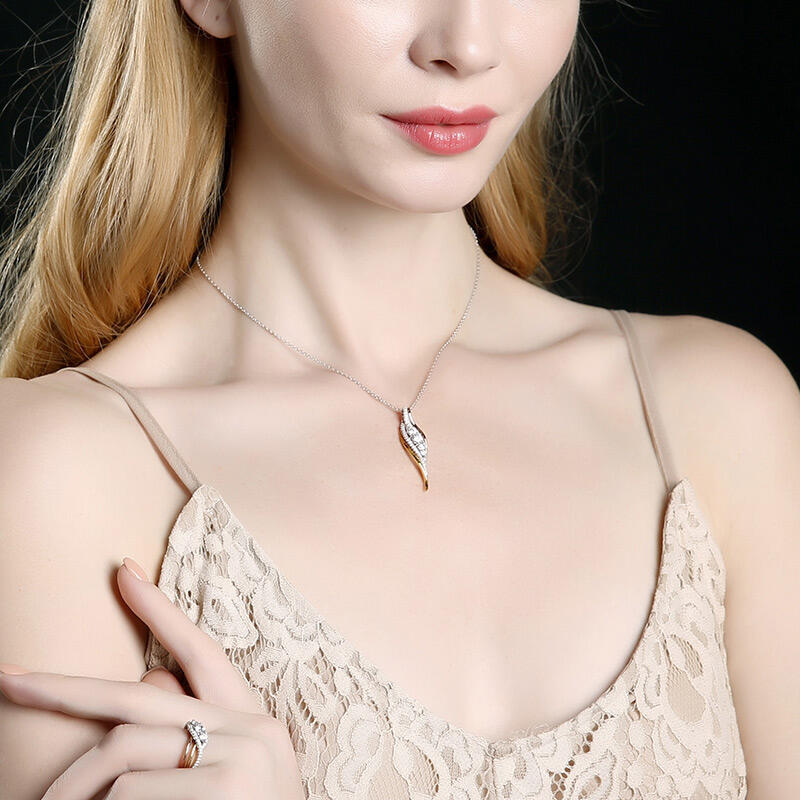 Jeulia Dainty Tri-Tone Necklace