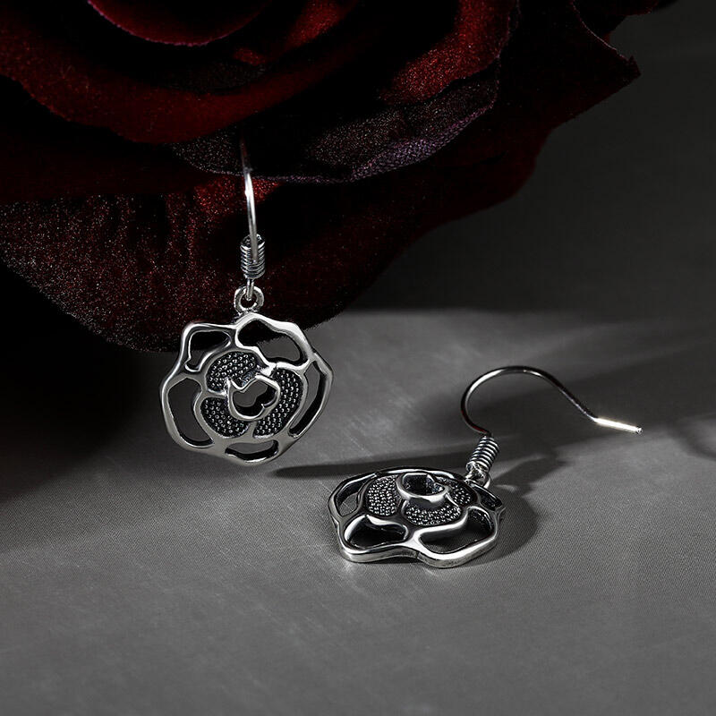 Jeulia Pendientes colgantes de flores de rosa de plata de ley