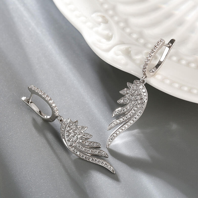 Jeulia "Light As A Feather" Round Cut Sterling Silver Earrings