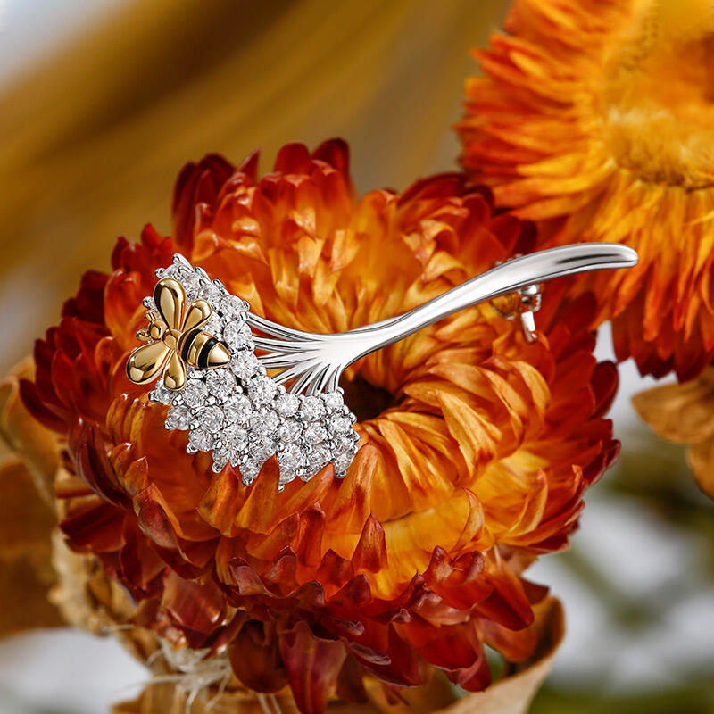 Jeulia Broche de prata de lei com abelhas e flores