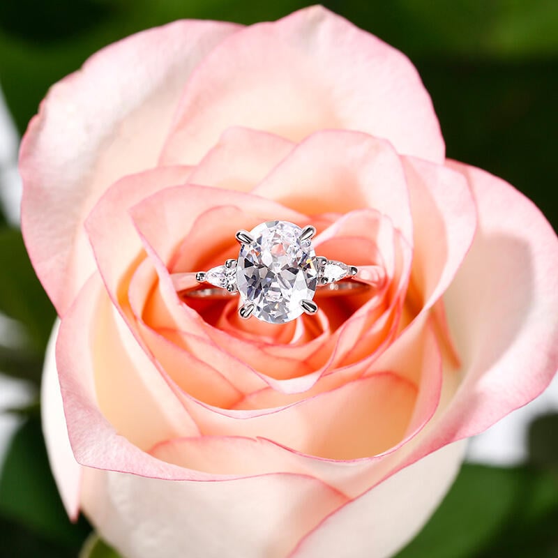 Jeulia Jewelry Three Stone Oval Cut Ring