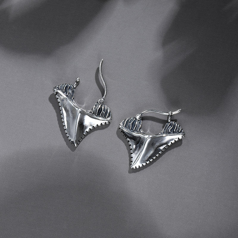 Jeulia "Shark Teeth" Sterling Silver Earrings