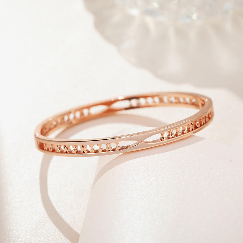 Jeulia "Be My Love" Personalized Name Sterling Silver Bracelet