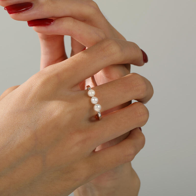 Jeulia Simple Three-Pearl Wedding Band Sterling Silver