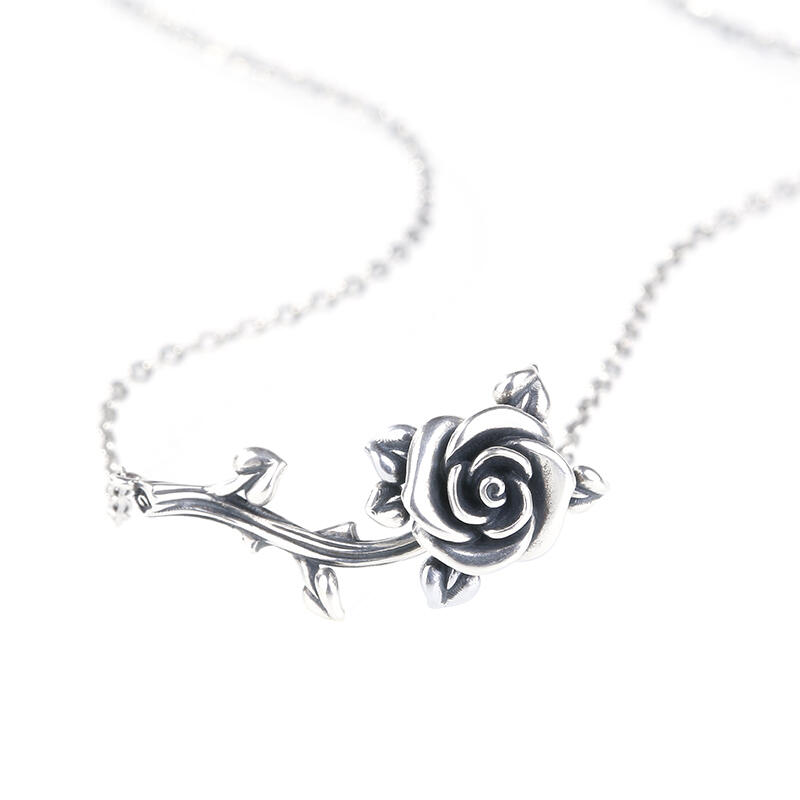Jeulia Heart Leaves Rose Branch Necklace