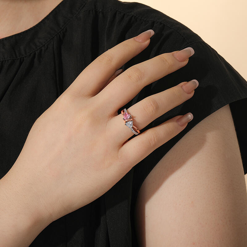 Jeulia Amore Custom Ribbon Twisted Two Tone Heart Engagement Ring