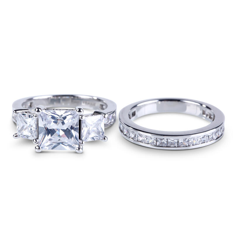 Jeulia Three Stone Princess Cut Sterling Silver Ring Set