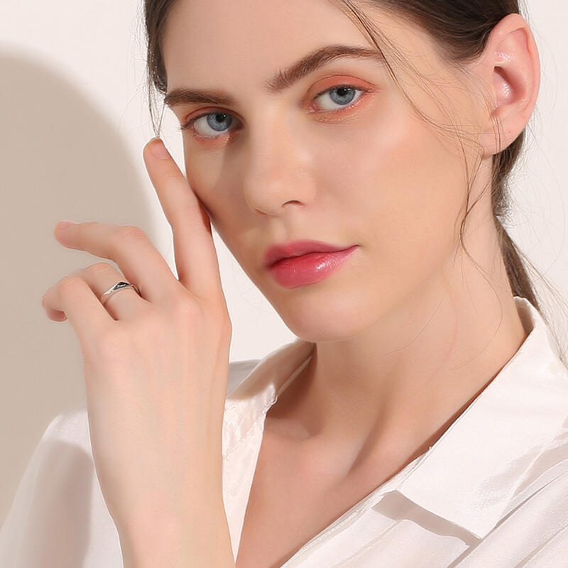 Jeulia Engraved Sterling Silver Women's Band