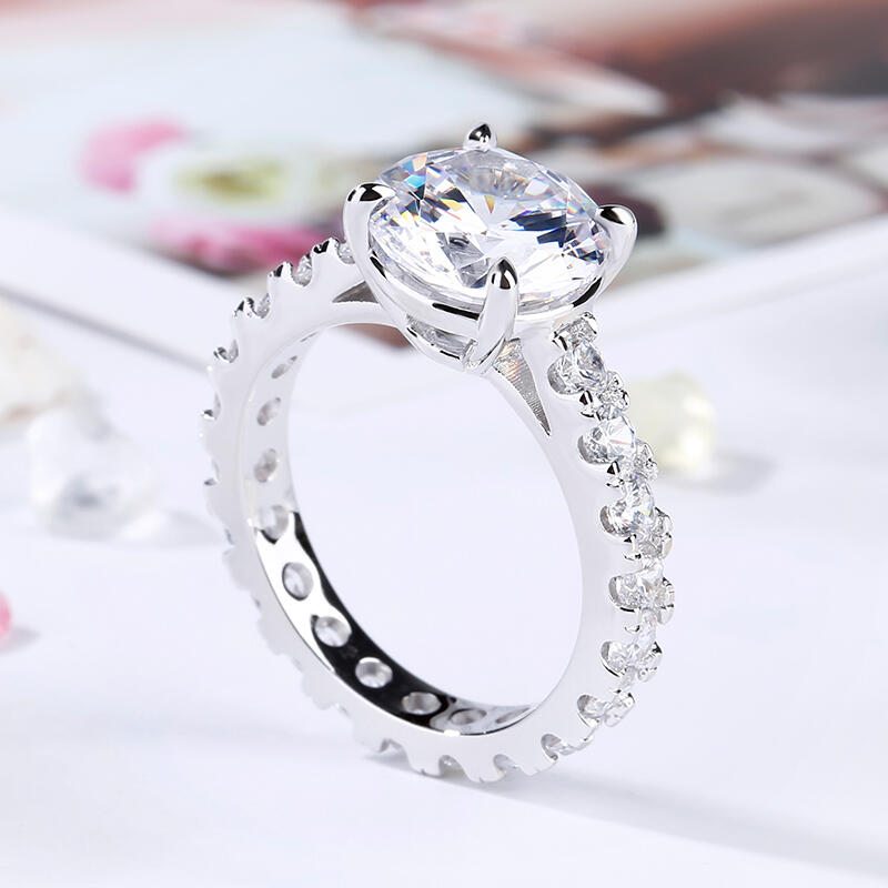 Jeulia Classic Round Cut Sterling Silver Eternity Ring