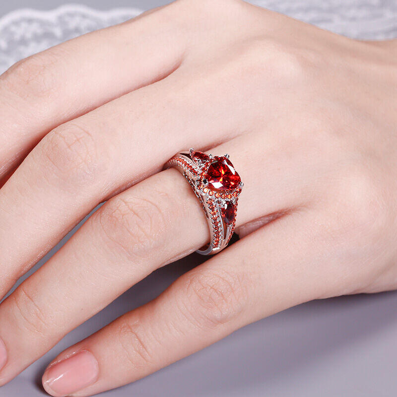 Jeulia Anillo Con Halo De Tres Piedras De Talla Cordiforme En Plata De Ley