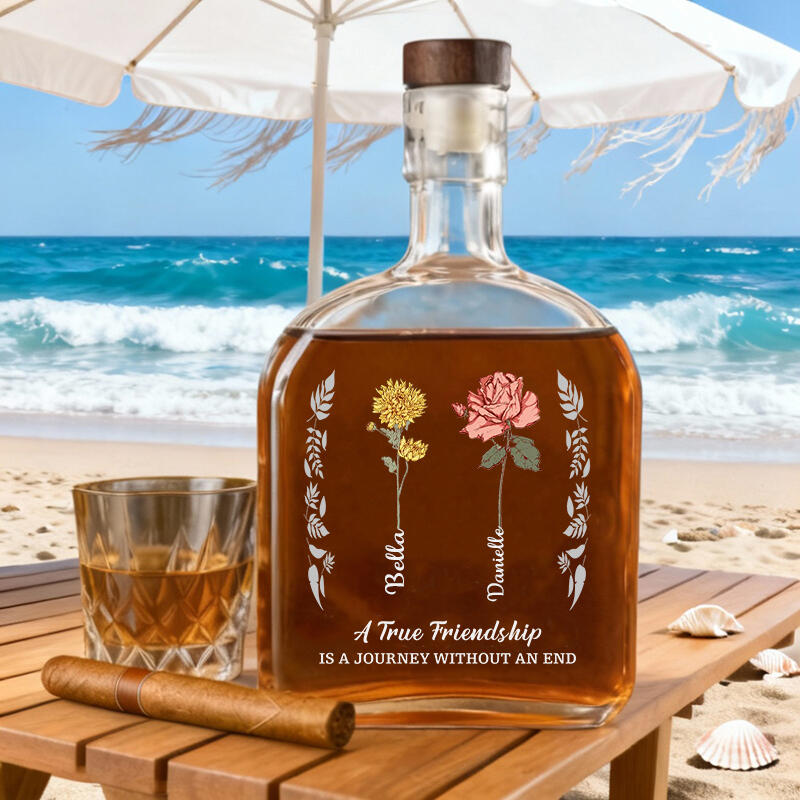 Botella de whisky con nombre personalizado y flores de nacimiento personalizadas. Regalo creativo para amigos.