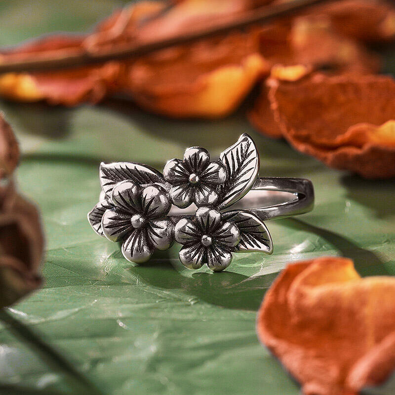 Jeulia "Flower and Leaf" Friendship Sterling Silver Ring