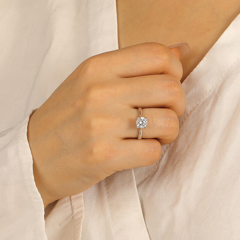 "Berühre Meine Seele" Rundschliff-Seitenstein-Verlobungsring