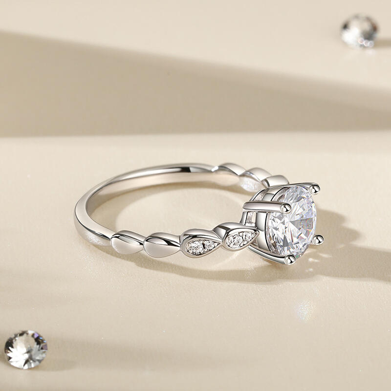 Jeulia Anel de Prata Esterlina com Corte Redondo