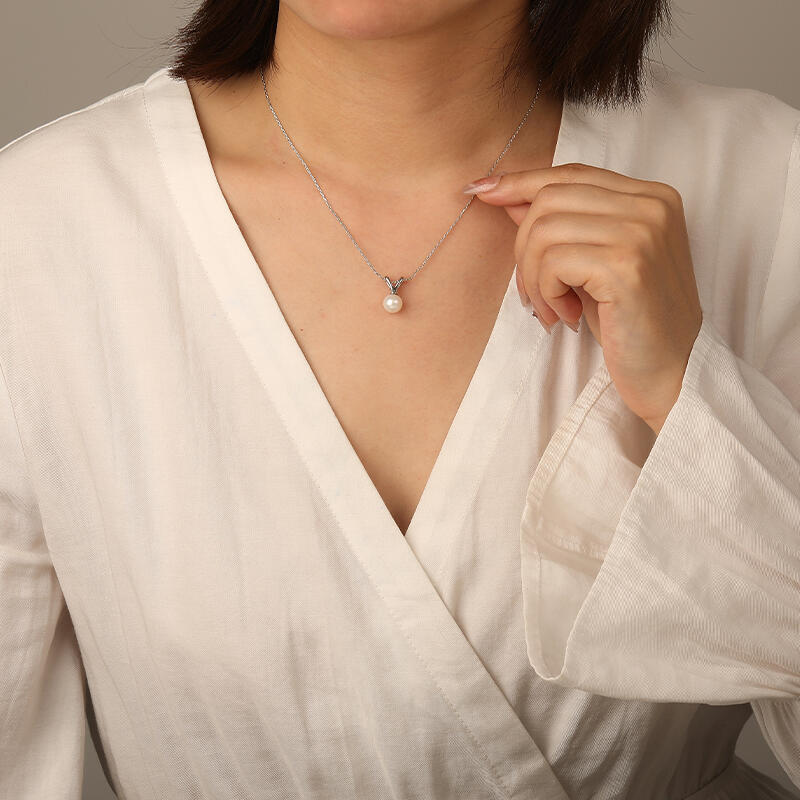 "An Ode to Beauty" 8-8.5mm Freshwater Pearl Necklace