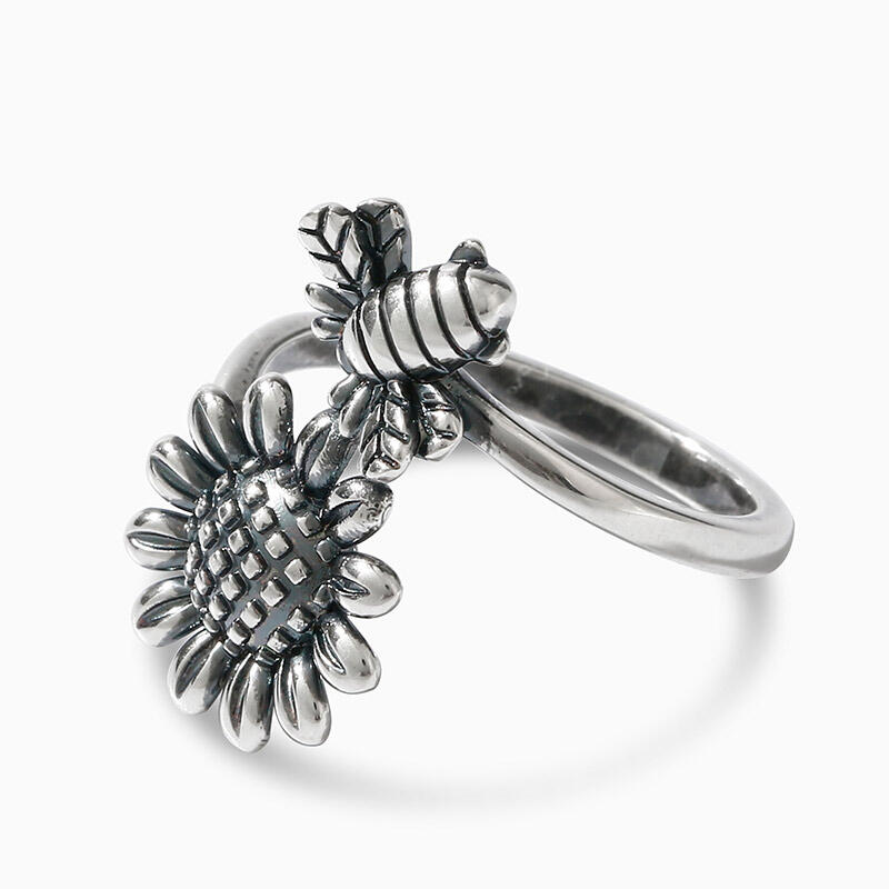 Jeulia "Sunflower and Bee" Sterling Silver Ring