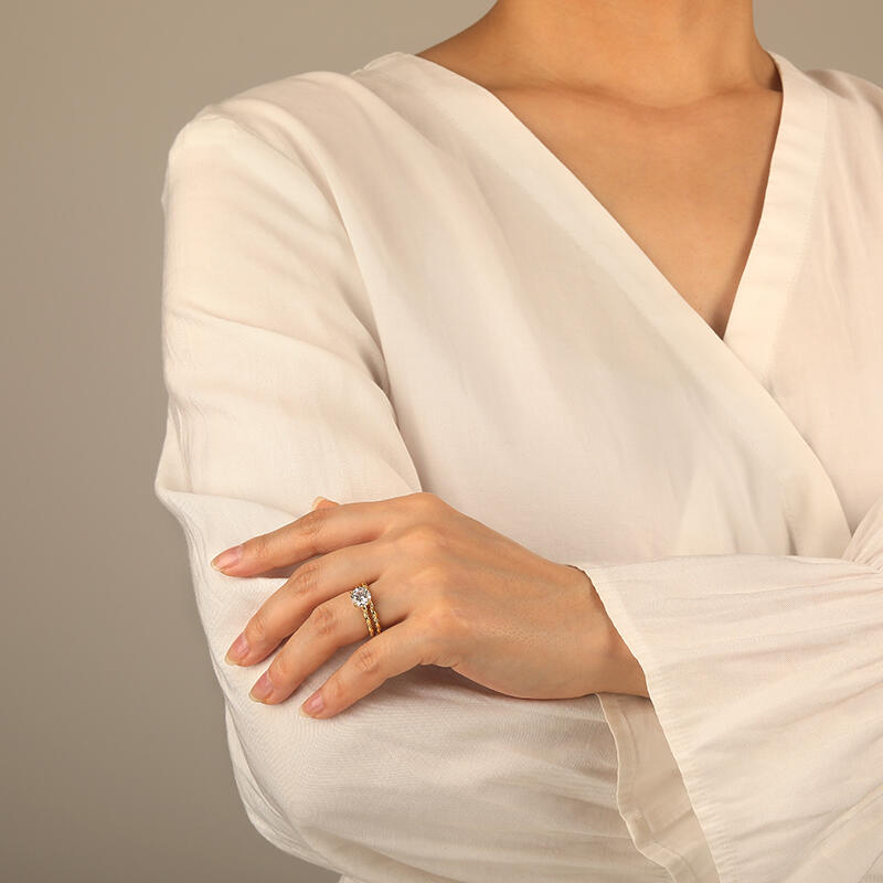 "Fated Fascination" Round Cut 2pcs Bridal Set