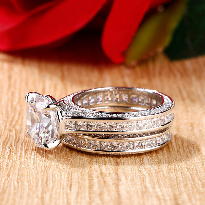 Jeulia Conjunto De Anillos De Eternidad De Plata Esterlina De Tres Lados De Corte Redondo