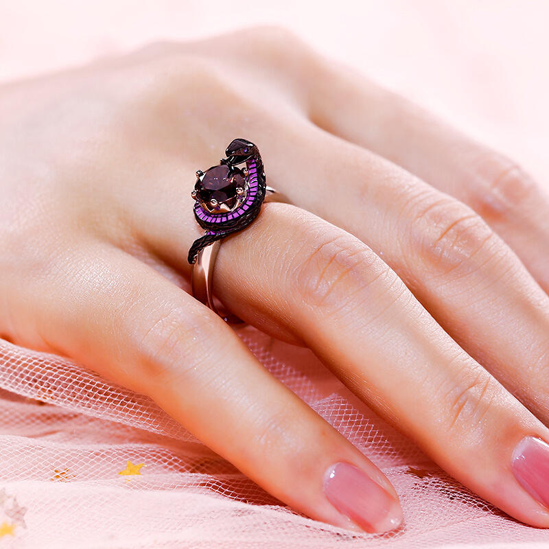 Jeulia Hug Me "Never Give Up" Mamba Round Cut Sterling Silver Snake Ring