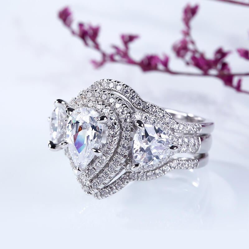 Anillo Con Doble Halo De Corte Pera En Plata De Ley