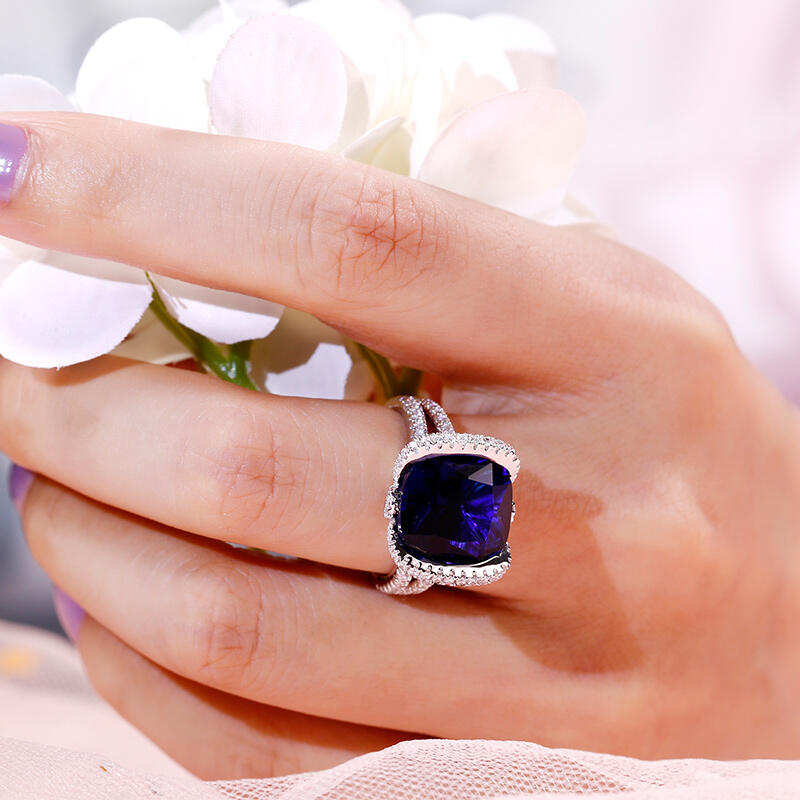 Jeulia Unique Halo Design Cushion Cut Sterling Silver Ring
