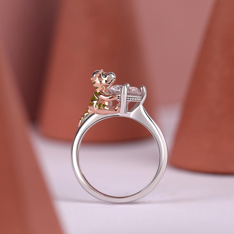 Jeulia Hug Me "Clever Dinosaur" Pachycephalosaurus Round Cut Sterling Silver Ring