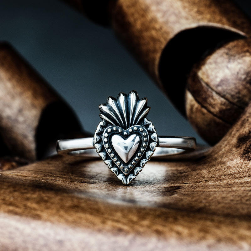 Jeulia Anillo del corazón sagrado de plata de ley