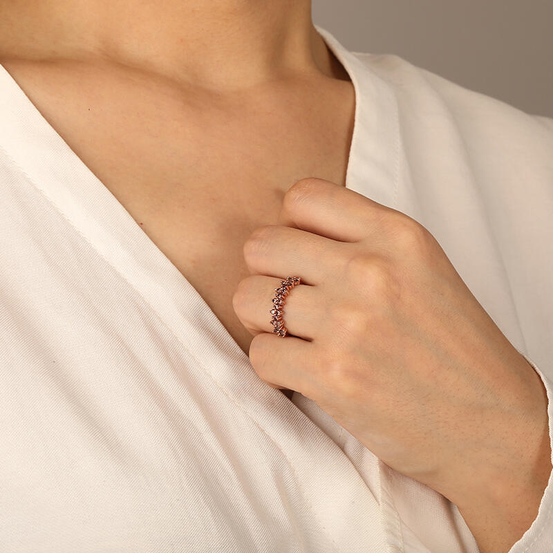 "Unchained Melody" Cluster Classic Wedding Ring