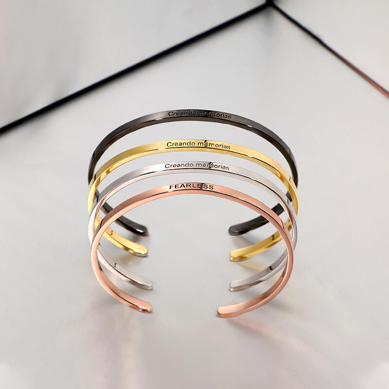 "Les Meilleurs Souvenirs" Bracelet Jonc Prénom Ouvert Personnalisé
