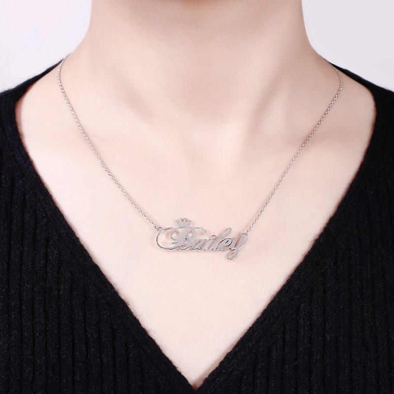 Jeulia Collar con nombre en plata esterlina personalizado "Sé tu propio rey"