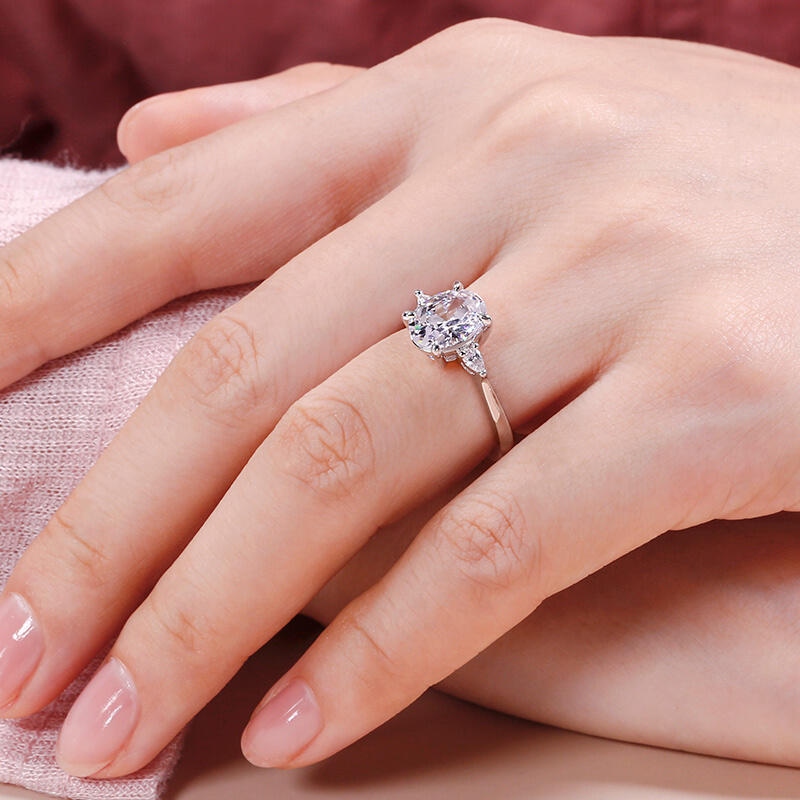 Jeulia 10K/14K/18K Gold Platinum Three Stone Oval Cut Ring