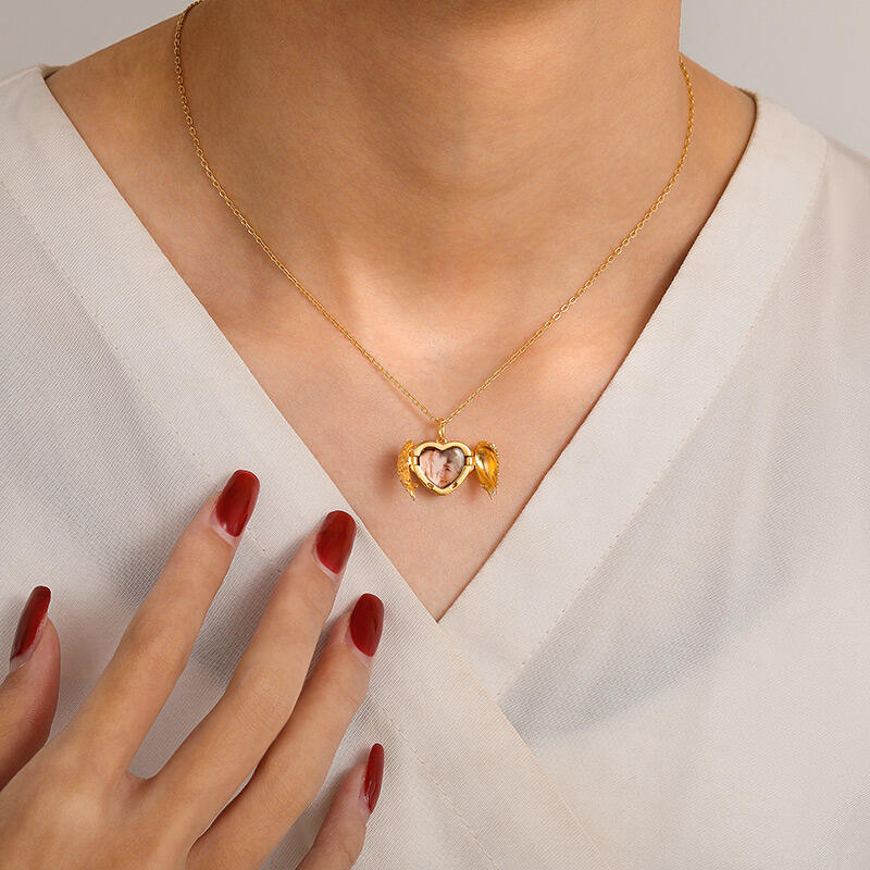 Jeulia Colgante Foto Corazón Alas de Ángel Dorado Personalizado