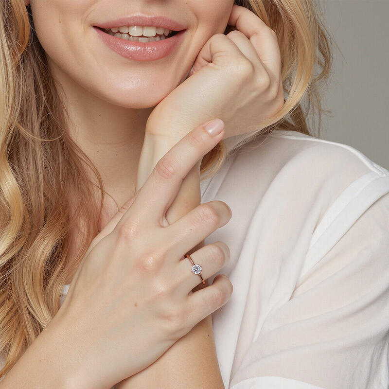 "Forever Iris" Verlobungsring 0,8 ct Rundschliff Solitär