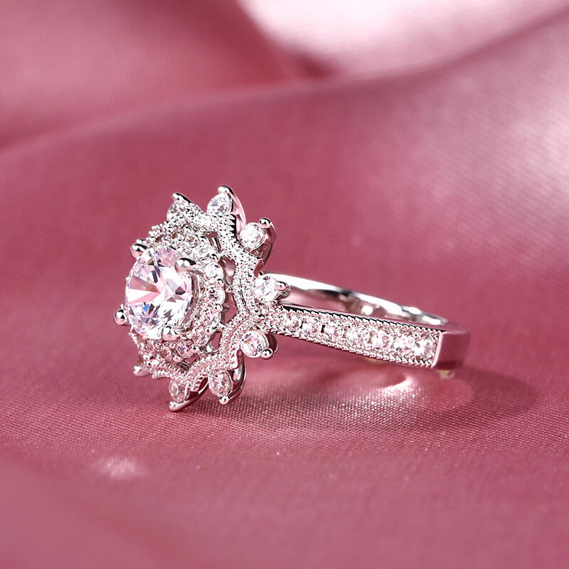 Jeulia "Winter Love" Snowflake Round Cut Sterling Silver Ring