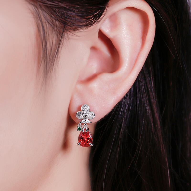 Jeulia Clubs of Poker Inspired Sterling Silver Earrings