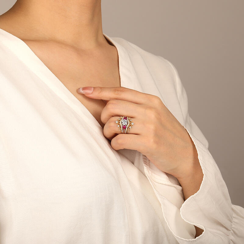 "Queen Of My Heart" Round Cut Bridal Set