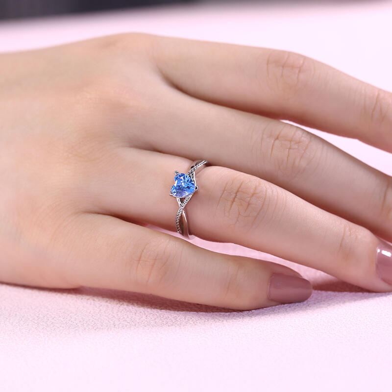 Jeulia Anillo 10K/14K/18K Personalizado de Plata de Ley con Corte de Corazón y Diseño de Torsión