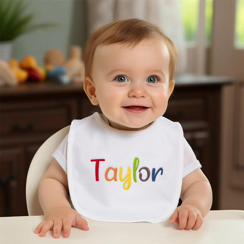 Personalisierte Babylätzchen mit zufälliger Farbe und Namensstickerei Kreatives Geschenk für Kinder