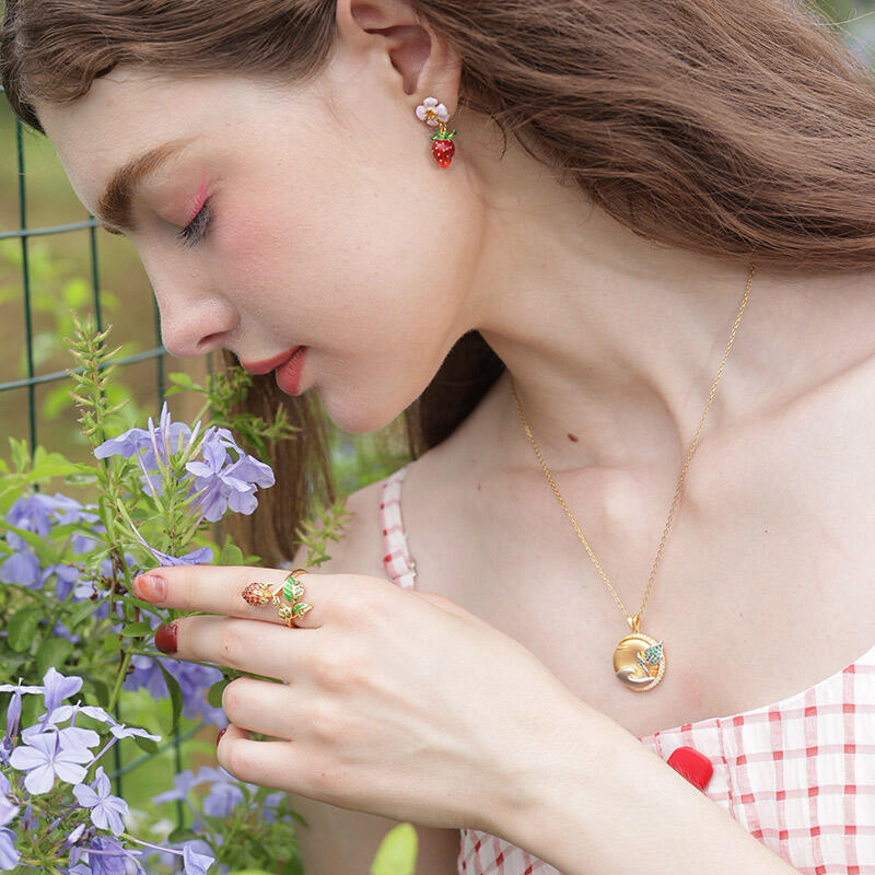Jeulia "Tree of Life " Sterling Silver Necklace