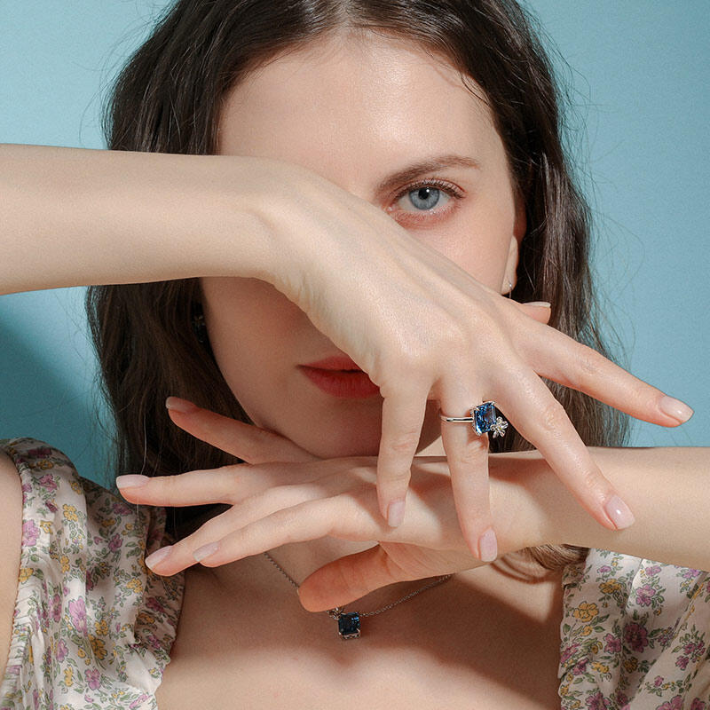 Jeulia "Fragrant Flower" Emerald Cut Sterling Silver Necklace