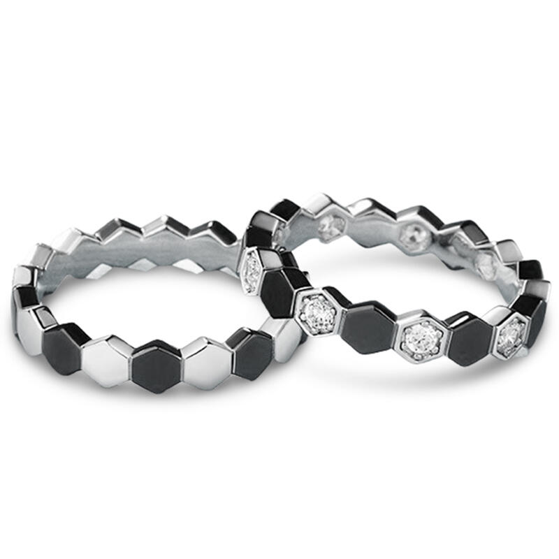 Jeulia Anillo pareja simple de compromiso de ley con diseño de fútbol blanco y negro