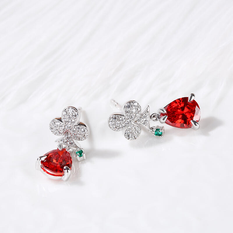 Jeulia Clubs of Poker Inspired Sterling Silver Earrings