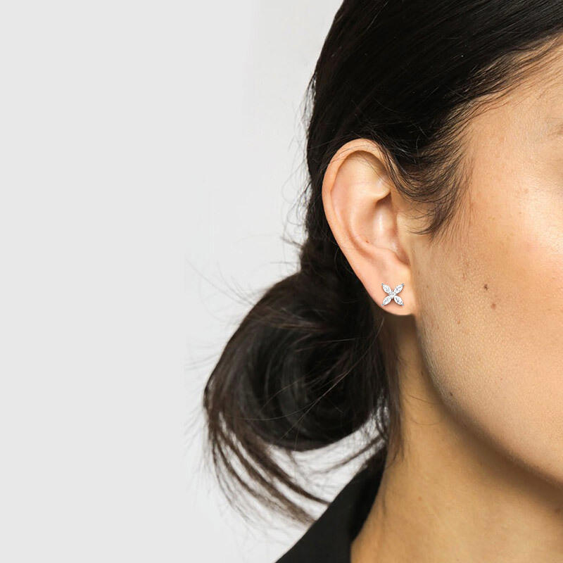 "Twinkling Flower" Lucky Cluster Stud Earrings