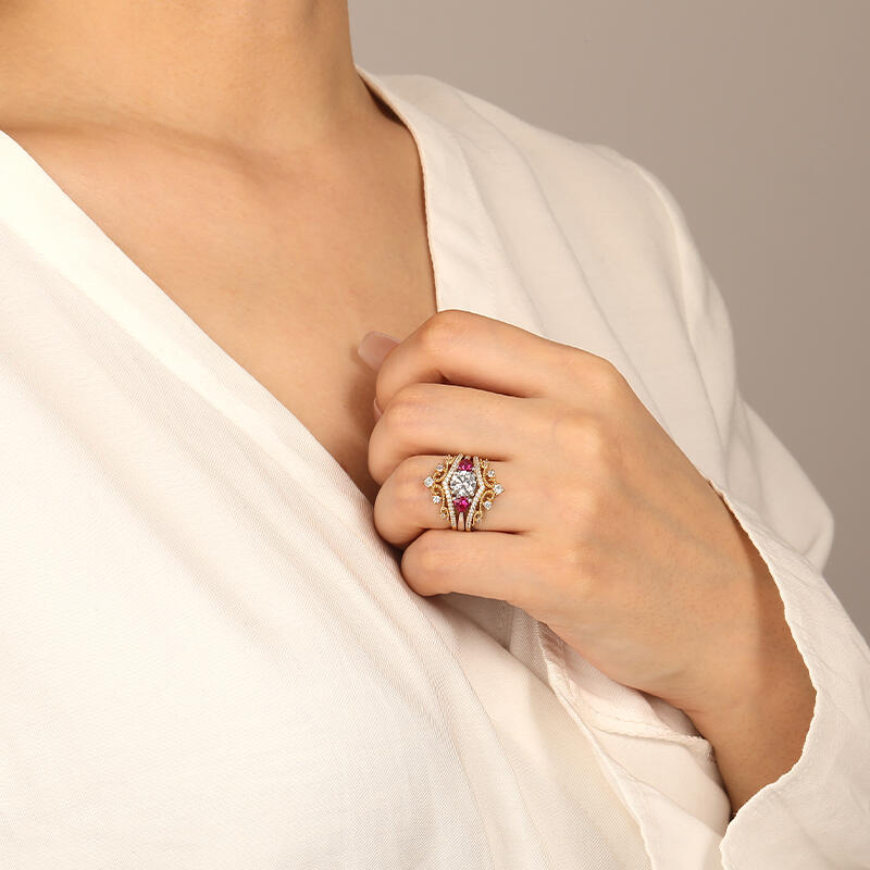 "Queen Of My Heart" Round Cut Bridal Set