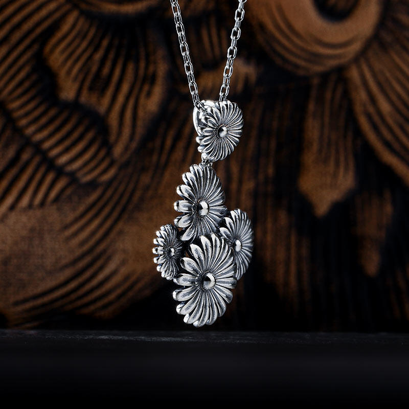 Jeulia Collar con flores de margarita de plata de ley