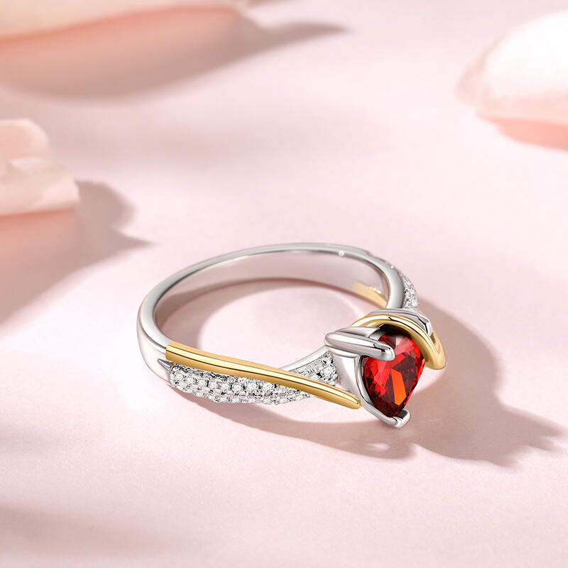 Jeulia "Flowing Heartbeat" Sterling Silver Heart Cut Ring