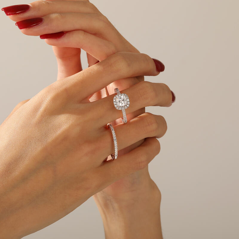 Jeulia Juego de Dos Anillos de Compromiso Eternidad Halo Corte Cojín