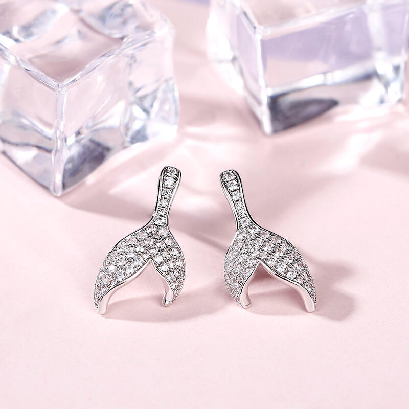 Jeulia "Dancing by the Moonlight" Sterling Silver Mermaid Tail Earrings