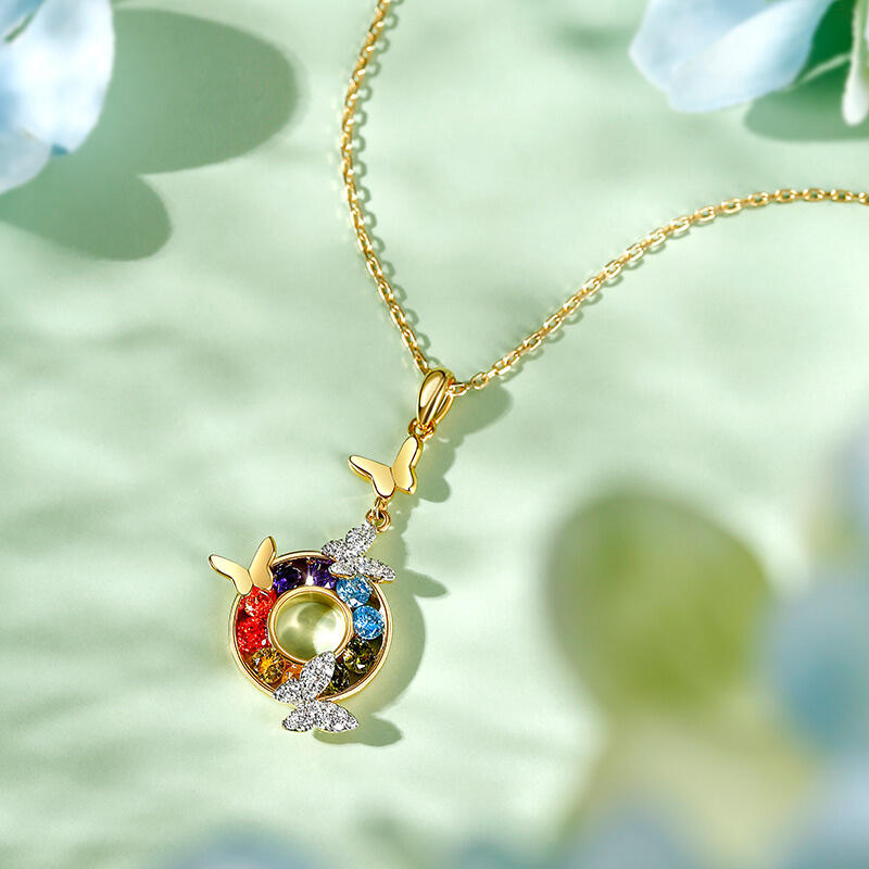 Jeulia Collar de mariposa en el círculo del arco iris de plata esterlina